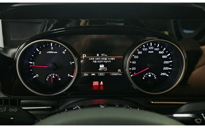 Kia Carnival - автомобили, коли, обяви за нови и употребявани 7