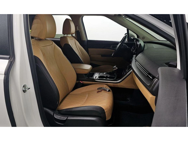 Kia Carnival - автомобили, коли, обяви за нови и употребявани 9