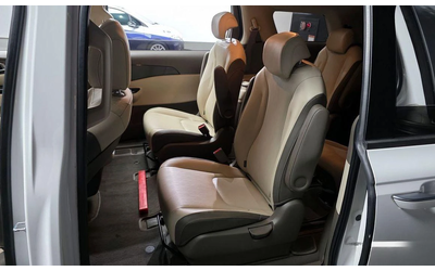 Kia Carnival - автомобили, коли, обяви за нови и употребявани 10