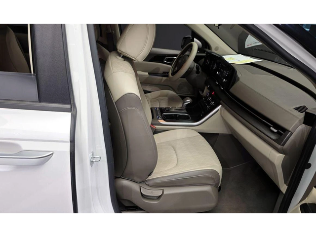 Kia Carnival - автомобили, коли, обяви за нови и употребявани 11