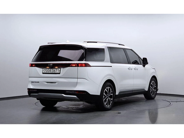 Kia Carnival - автомобили, коли, обяви за нови и употребявани 1