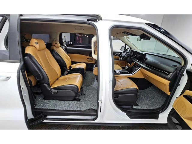 Kia Carnival - автомобили, коли, обяви за нови и употребявани 10