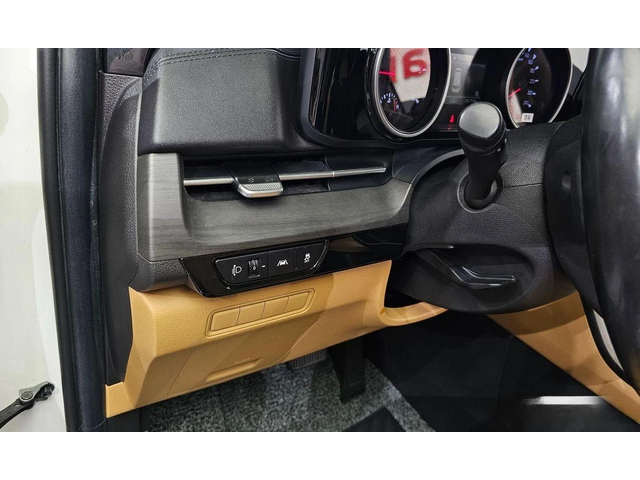 Kia Carnival - автомобили, коли, обяви за нови и употребявани 12