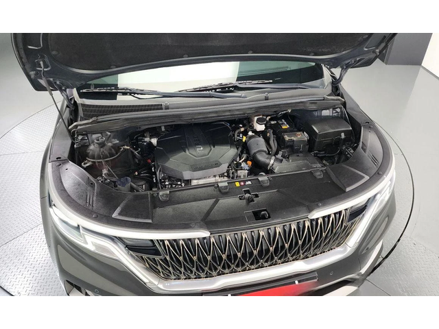 Kia Carnival - автомобили, коли, обяви за нови и употребявани 5