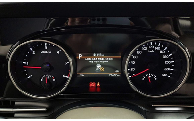 Kia Carnival - автомобили, коли, обяви за нови и употребявани 7