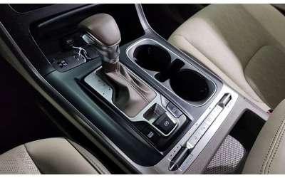 Kia Carnival - автомобили, коли, обяви за нови и употребявани 8