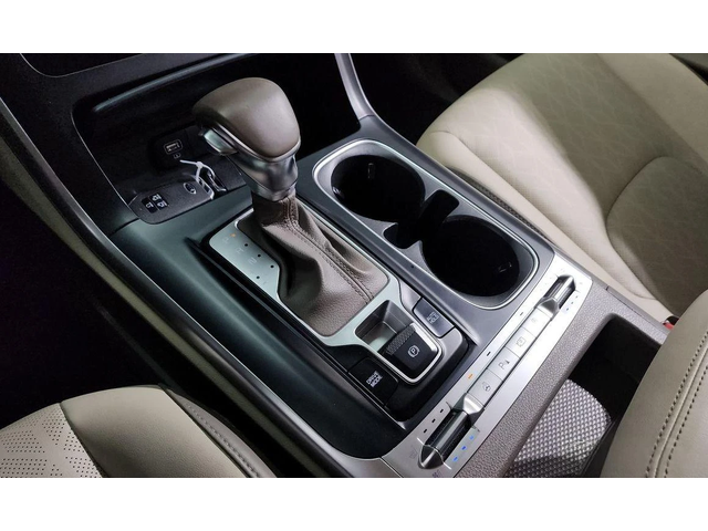 Kia Carnival - автомобили, коли, обяви за нови и употребявани 8