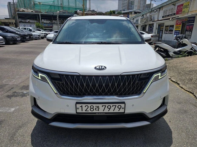 Kia Carnival - автомобили, коли, обяви за нови и употребявани 0