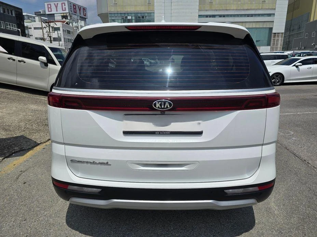 Kia Carnival - автомобили, коли, обяви за нови и употребявани 2