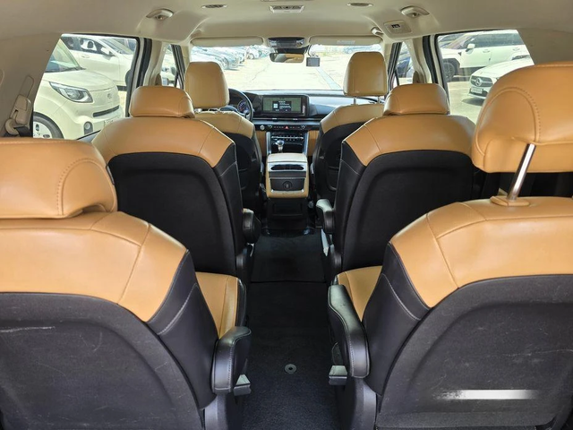 Kia Carnival - автомобили, коли, обяви за нови и употребявани 5