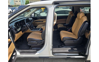 Kia Carnival - автомобили, коли, обяви за нови и употребявани 7