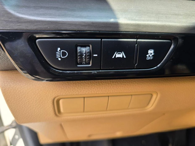 Kia Carnival - автомобили, коли, обяви за нови и употребявани 9