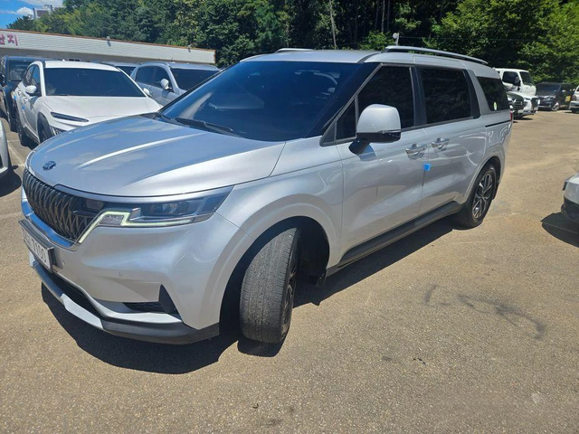 Kia Carnival - автомобили, коли, обяви за нови и употребявани 1