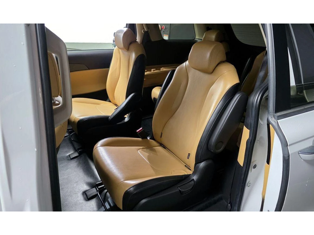 Kia Carnival - автомобили, коли, обяви за нови и употребявани 10