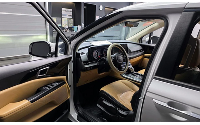 Kia Carnival - автомобили, коли, обяви за нови и употребявани 9