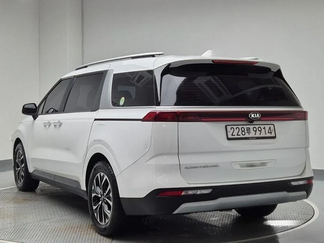 Kia Carnival - автомобили, коли, обяви за нови и употребявани 1