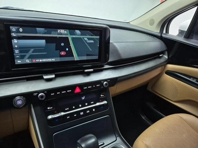 Kia Carnival - автомобили, коли, обяви за нови и употребявани 9