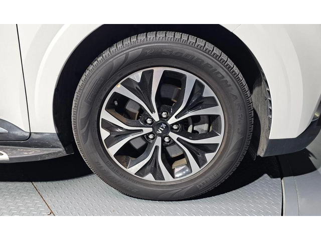 Kia Carnival - автомобили, коли, обяви за нови и употребявани 4