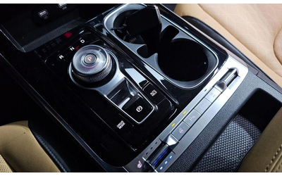 Kia Carnival - автомобили, коли, обяви за нови и употребявани 8