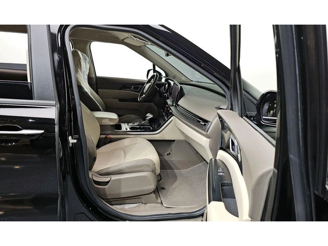 Kia Carnival - автомобили, коли, обяви за нови и употребявани 10