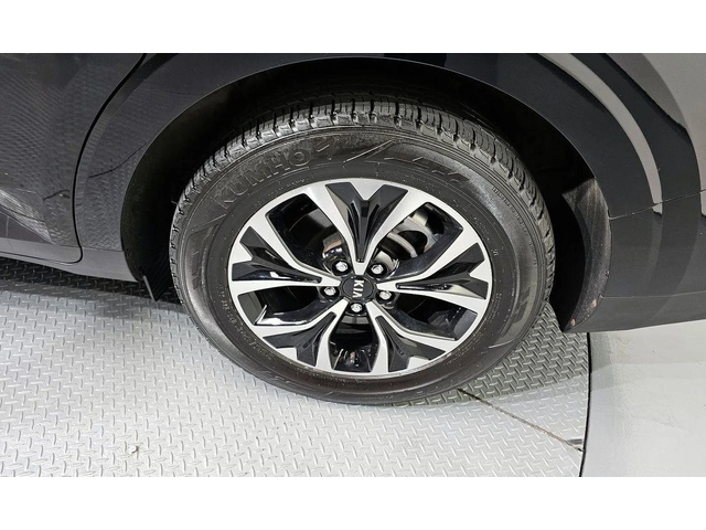 Kia Carnival - автомобили, коли, обяви за нови и употребявани 4