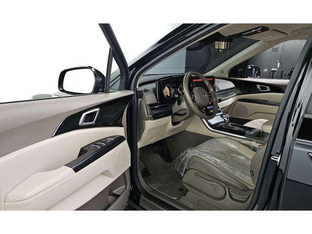 Kia Carnival - автомобили, коли, обяви за нови и употребявани 9