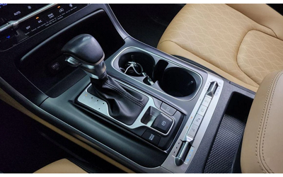 Kia Carnival - автомобили, коли, обяви за нови и употребявани 8