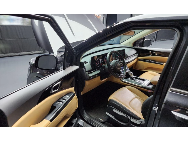 Kia Carnival - автомобили, коли, обяви за нови и употребявани 9