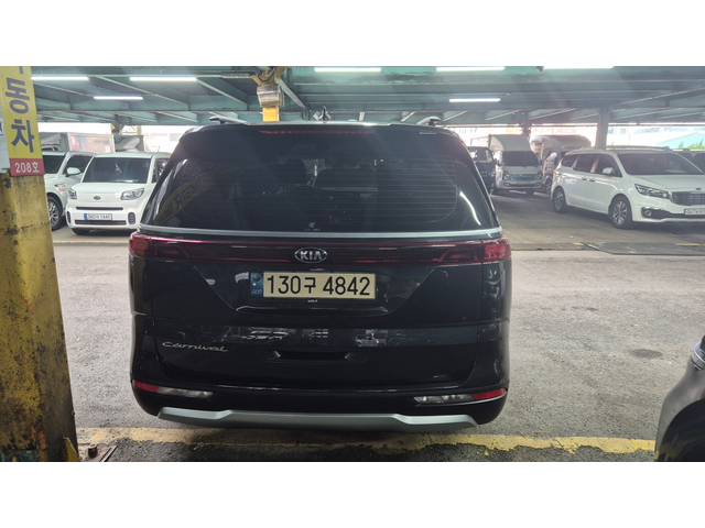 KIA Carnival - автомобили, коли, обяви за нови и употребявани 5