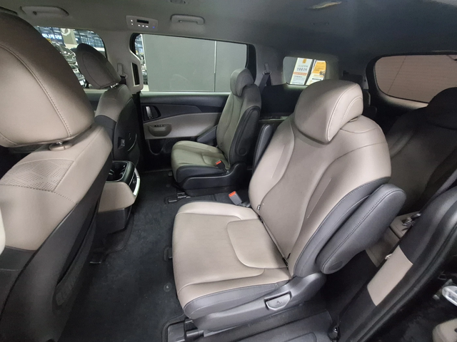 Kia Carnival 2.2 Diesel 9 Места autogeorge.com - автомобили, коли, обяви за нови и употребявани 10