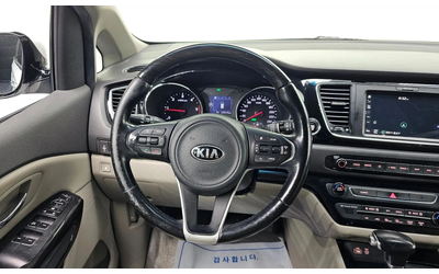 Kia Carnival 7-Seater Limousine Magic Space - автомобили, коли, обяви за нови и употребявани 12