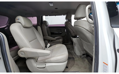 Kia Carnival 9-Seater Prestige - автомобили, коли, обяви за нови и употребявани 10