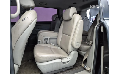 Kia Carnival 2019 - автомобили, коли, обяви за нови и употребявани 11