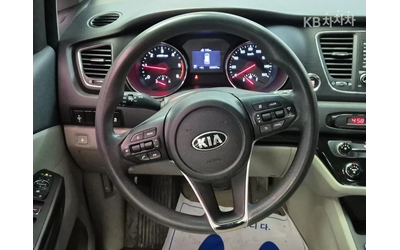 Kia Carnival 2019 - автомобили, коли, обяви за нови и употребявани 8
