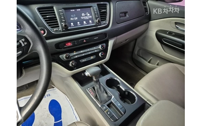 Kia Carnival 2019 - автомобили, коли, обяви за нови и употребявани 9