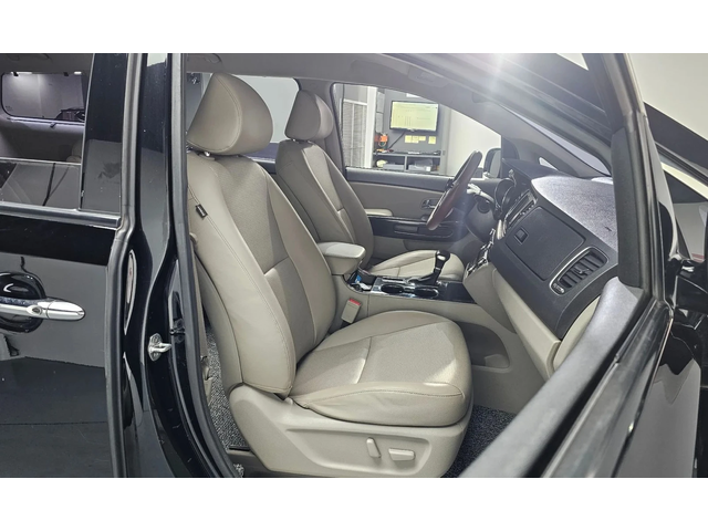 Kia Carnival 9-Seater Prestige - автомобили, коли, обяви за нови и употребявани 8