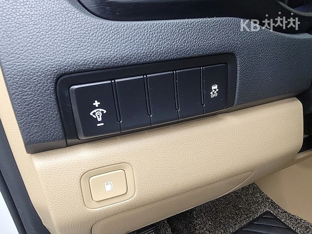 Kia Carnival 9 -seater 2.2 diesel luxury - автомобили, коли, обяви за нови и употребявани 6