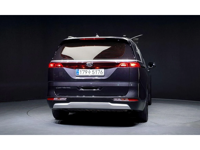Kia Carnival - автомобили, коли, обяви за нови и употребявани 3