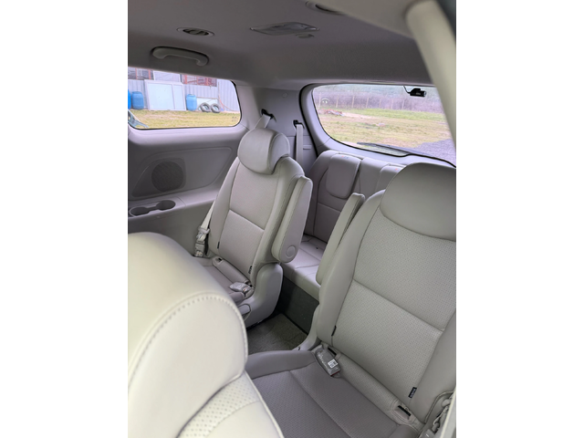 Kia Carnival НАЛИЧЕН* 8- МЕСТЕН* ТОП-ЦЕНА - автомобили, коли, обяви за нови и употребявани 11