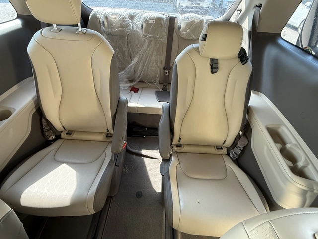Kia Carnival 2.2 CRDI - OЧАКВАН ВНОС - автомобили, коли, обяви за нови и употребявани 6