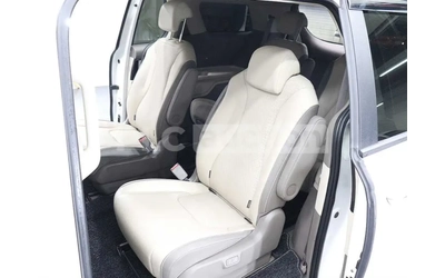 Kia Carnival ПОДГРЕВИ | ОБДУХВАНЕ | КАМЕРА - автомобили, коли, обяви за нови и употребявани 8