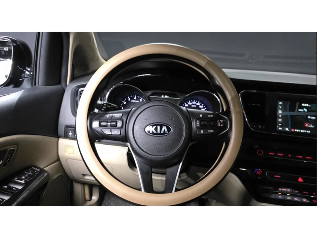 Kia Carnival HIGH LIMOUSINE/CUSTOM INTERIOR/ ULTRA LUXURY - автомобили, коли, обяви за нови и употребявани 7