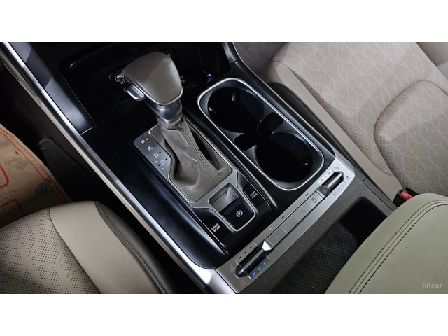 Kia Carnival Prestige* DISTRONIC* ОБДУХВАНЕ* КАМЕРА* 9МЕСТЕН* - автомобили, коли, обяви за нови и употребявани 9