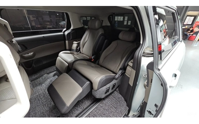 Kia Carnival Noblesse* ПОДГРЕВ* ОБДУХВАНЕ* ДИСТРОНИК* 360* - автомобили, коли, обяви за нови и употребявани 10