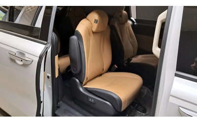 Kia Carnival 9-местен* КОЖА* ОБДУХВ* НАВИ* 360 - автомобили, коли, обяви за нови и употребявани 8