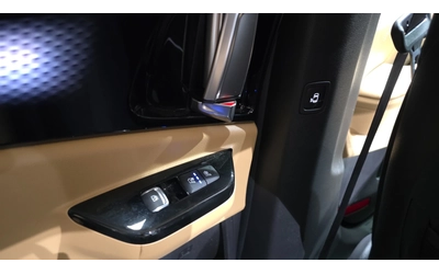 Kia Carnival 7-Seater Signature - автомобили, коли, обяви за нови и употребявани 15