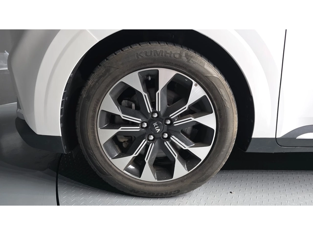 Kia Carnival 7-Seater Signature - автомобили, коли, обяви за нови и употребявани 4