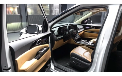 Kia Carnival 7-Seater Signature - автомобили, коли, обяви за нови и употребявани 9