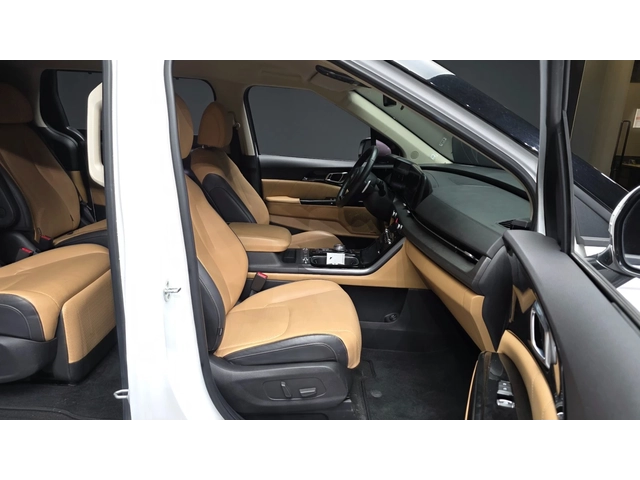 Kia Carnival 7-Seater Signature - автомобили, коли, обяви за нови и употребявани 10
