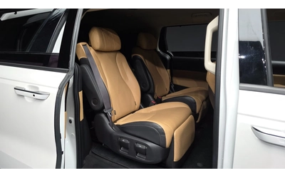 Kia Carnival 7-Seater Signature - автомобили, коли, обяви за нови и употребявани 11